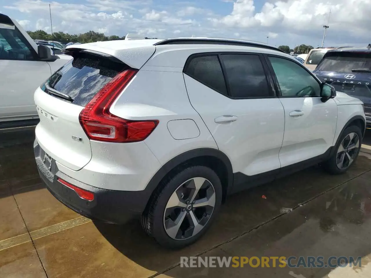 3 Photograph of a damaged car YV4L12ULXR2314263 VOLVO XC40 PLUS 2024