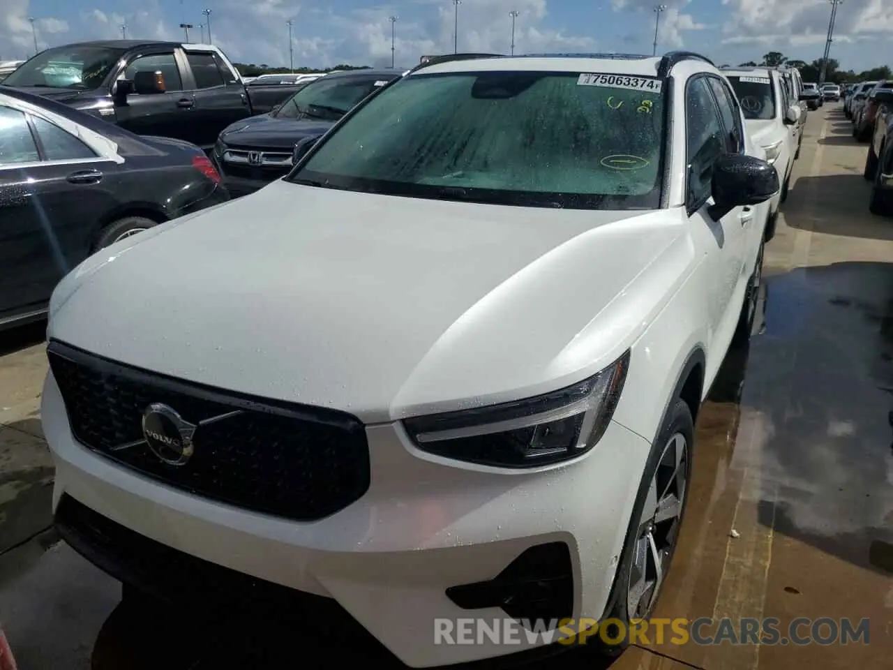 5 Photograph of a damaged car YV4L12ULXR2314263 VOLVO XC40 PLUS 2024
