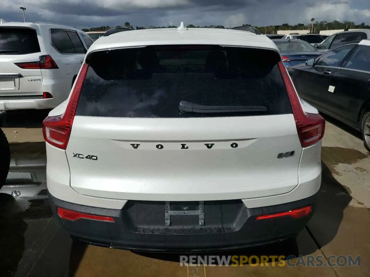 6 Photograph of a damaged car YV4L12ULXR2314263 VOLVO XC40 PLUS 2024