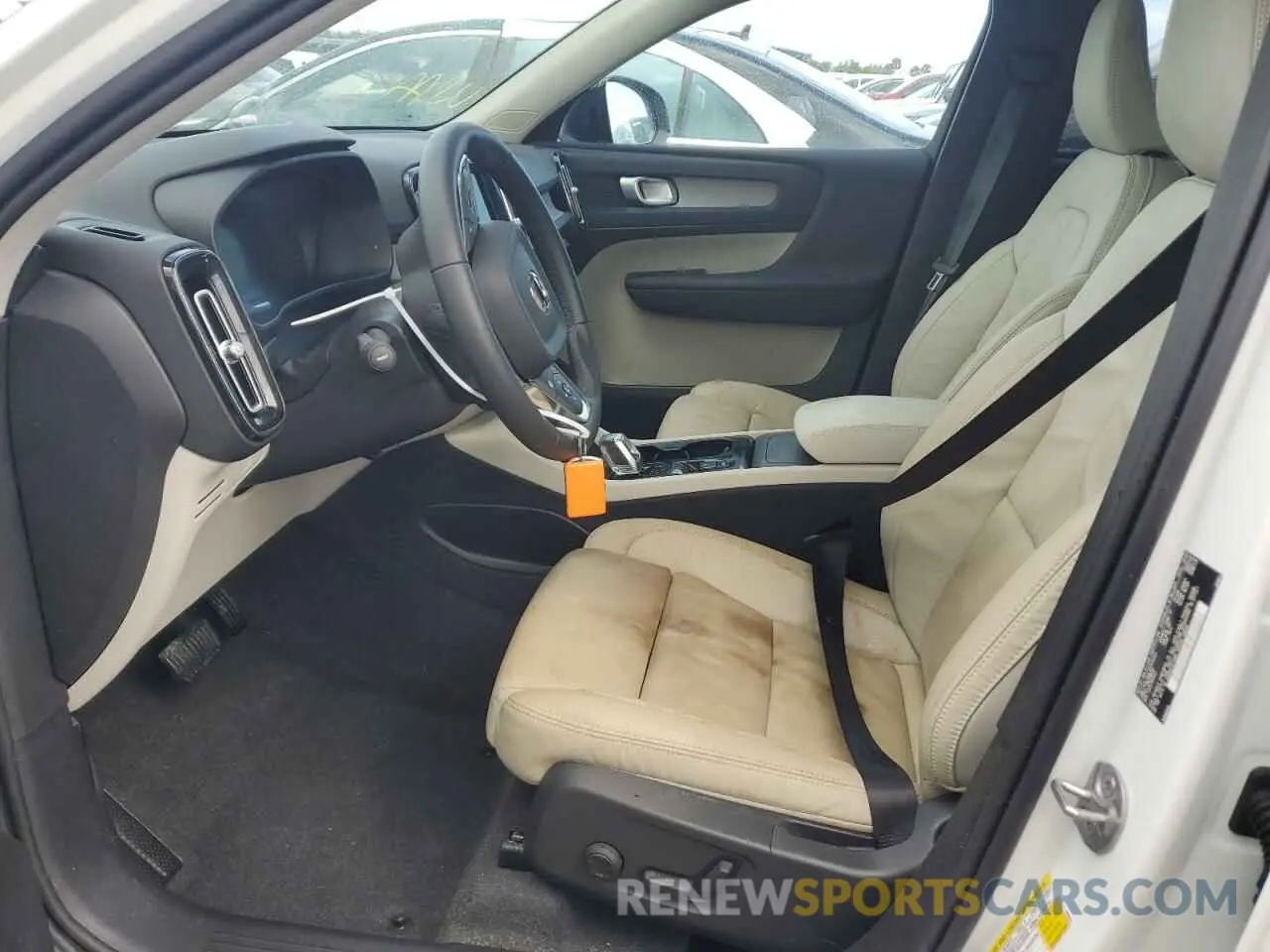 7 Photograph of a damaged car YV4L12ULXR2314263 VOLVO XC40 PLUS 2024