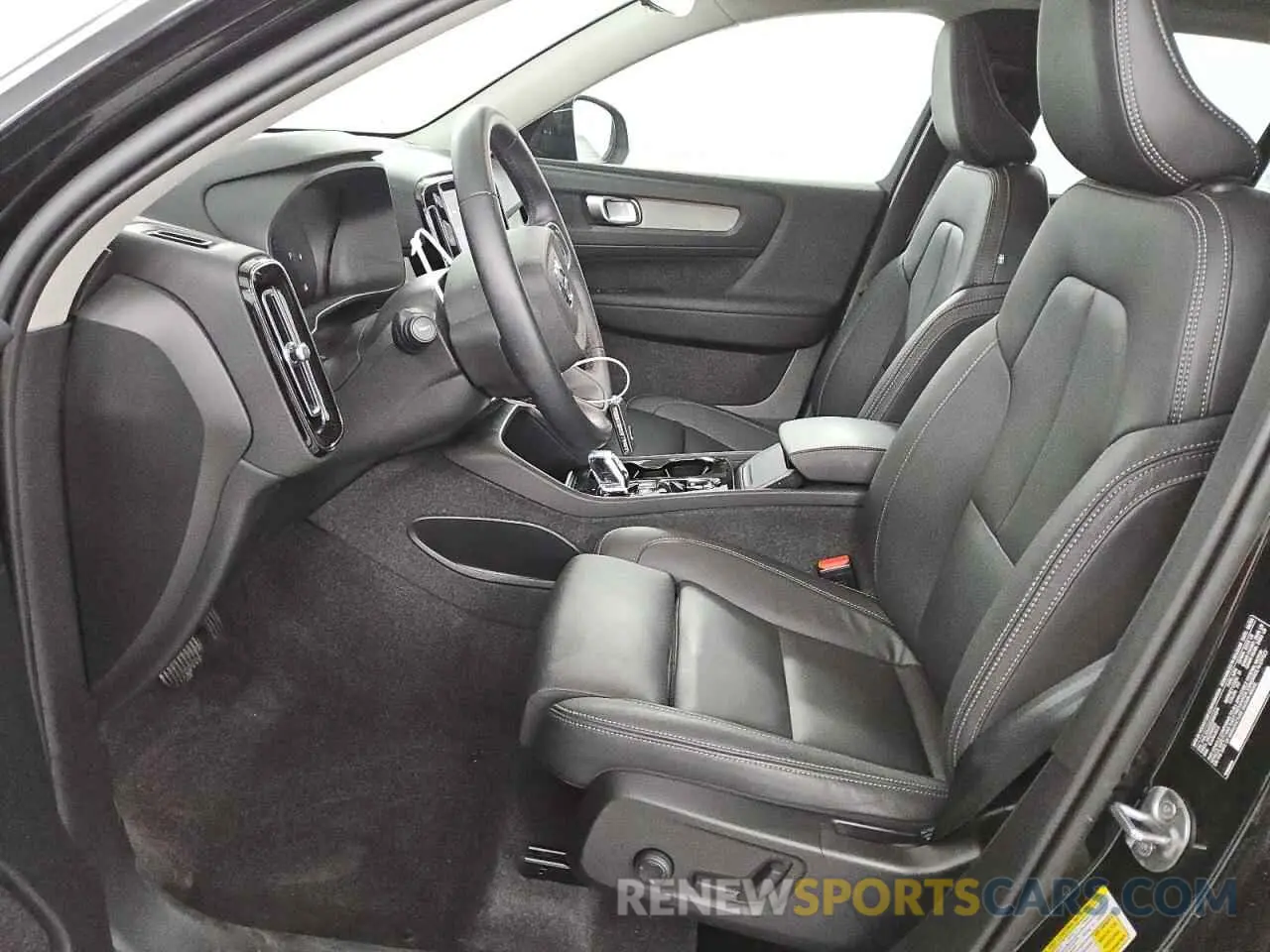 7 Photograph of a damaged car YV4L12UC0S2501274 VOLVO XC40 PLUS 2025