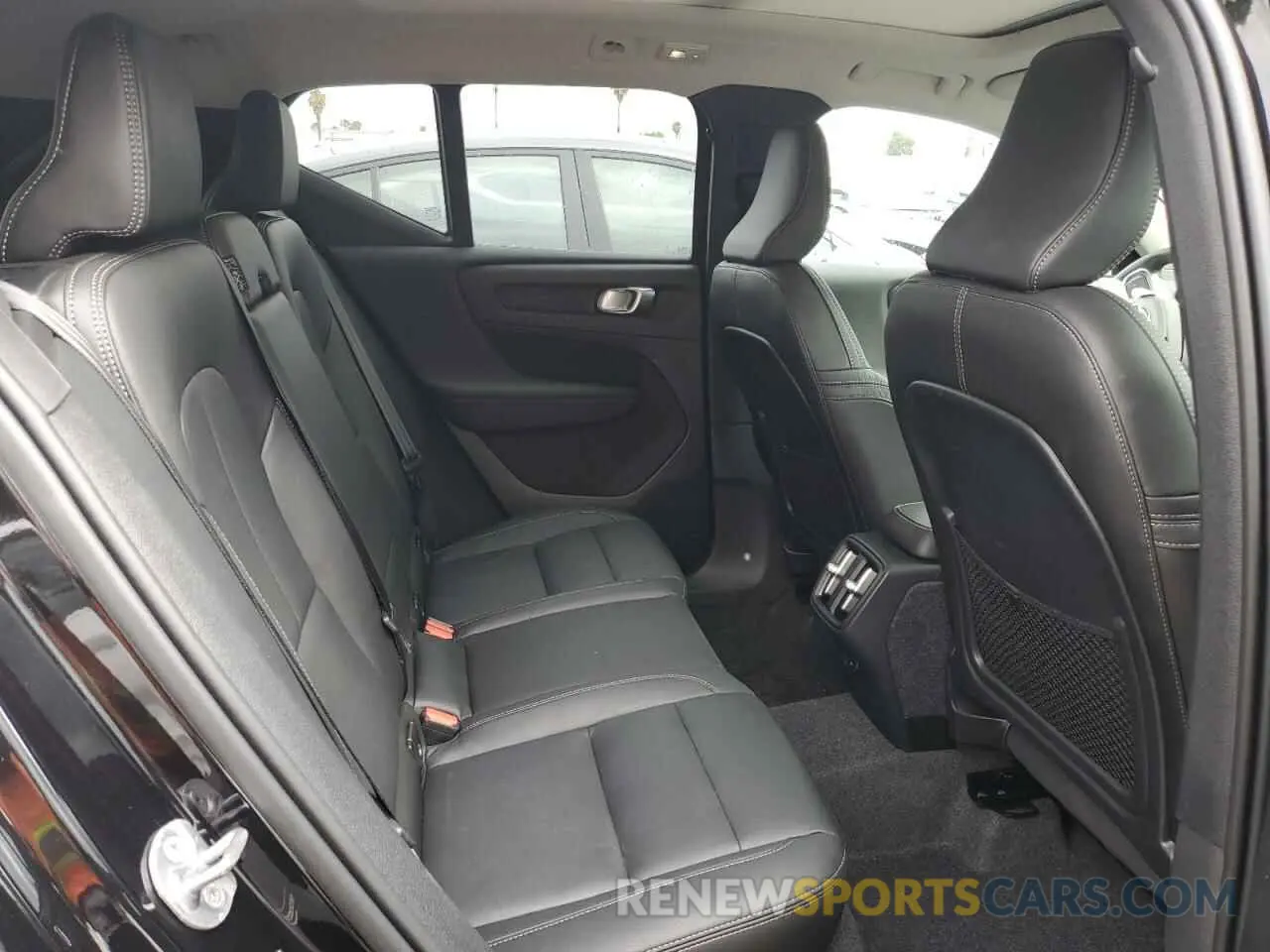 11 Photograph of a damaged car YV4L12UC8S2523037 VOLVO XC40 PLUS 2025