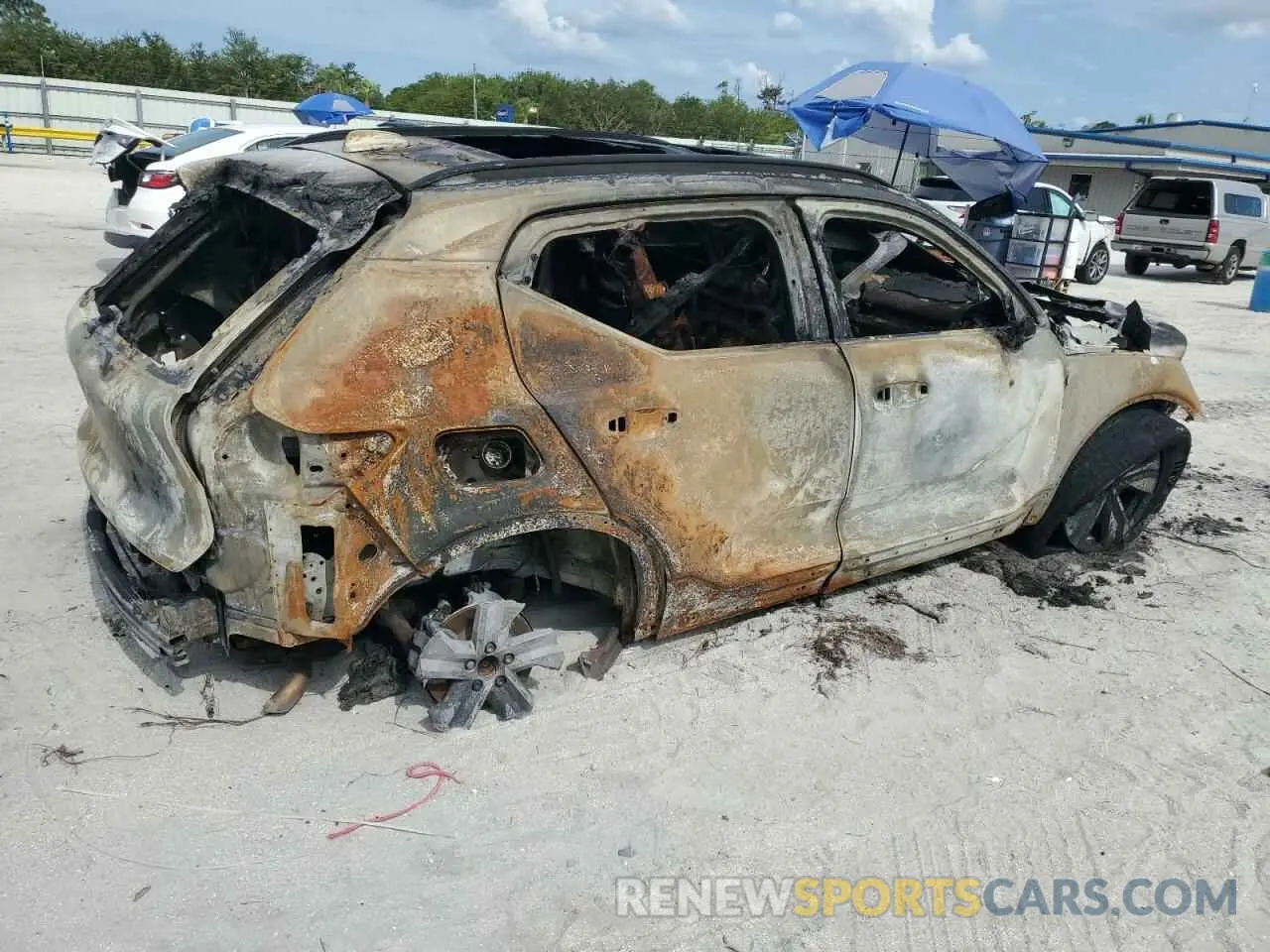 3 Photograph of a damaged car YV4L12UC9S2604399 VOLVO XC40 PLUS 2025
