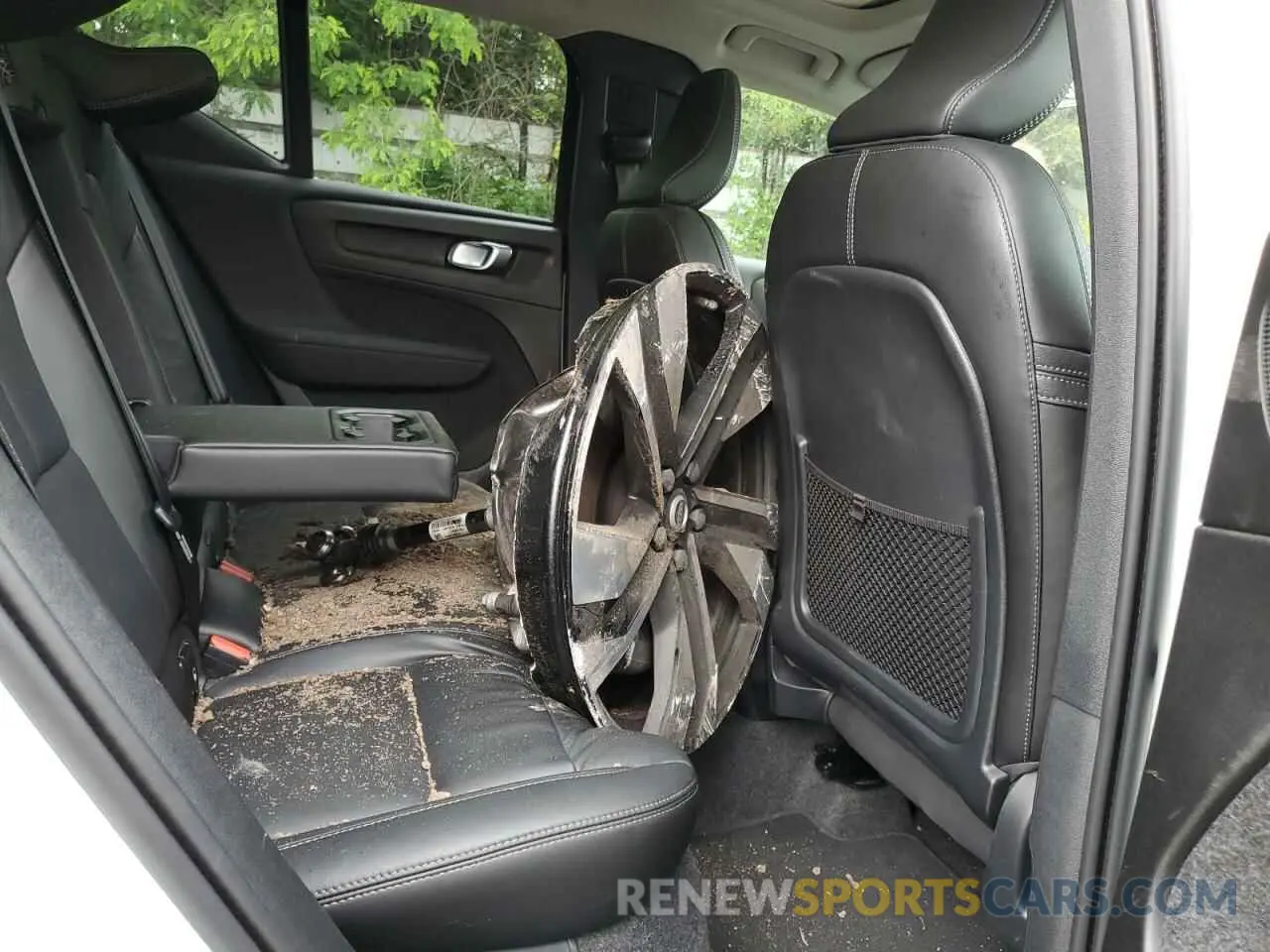 10 Photograph of a damaged car YV4L12UE3S2503506 VOLVO XC40 PLUS 2025