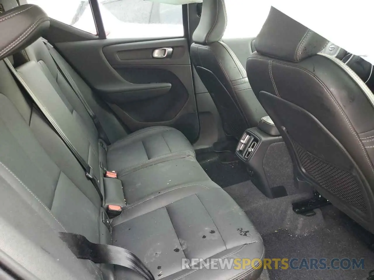 10 Photograph of a damaged car YV4L12UE8S2504005 VOLVO XC40 PLUS 2025