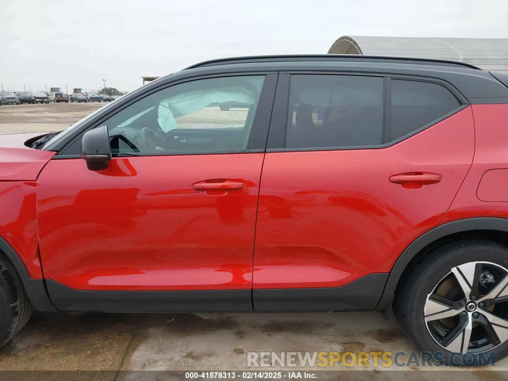13 Photograph of a damaged car YV4ED3UR7M2564563 VOLVO XC40 RECHARGE PURE ELECTRIC 2021