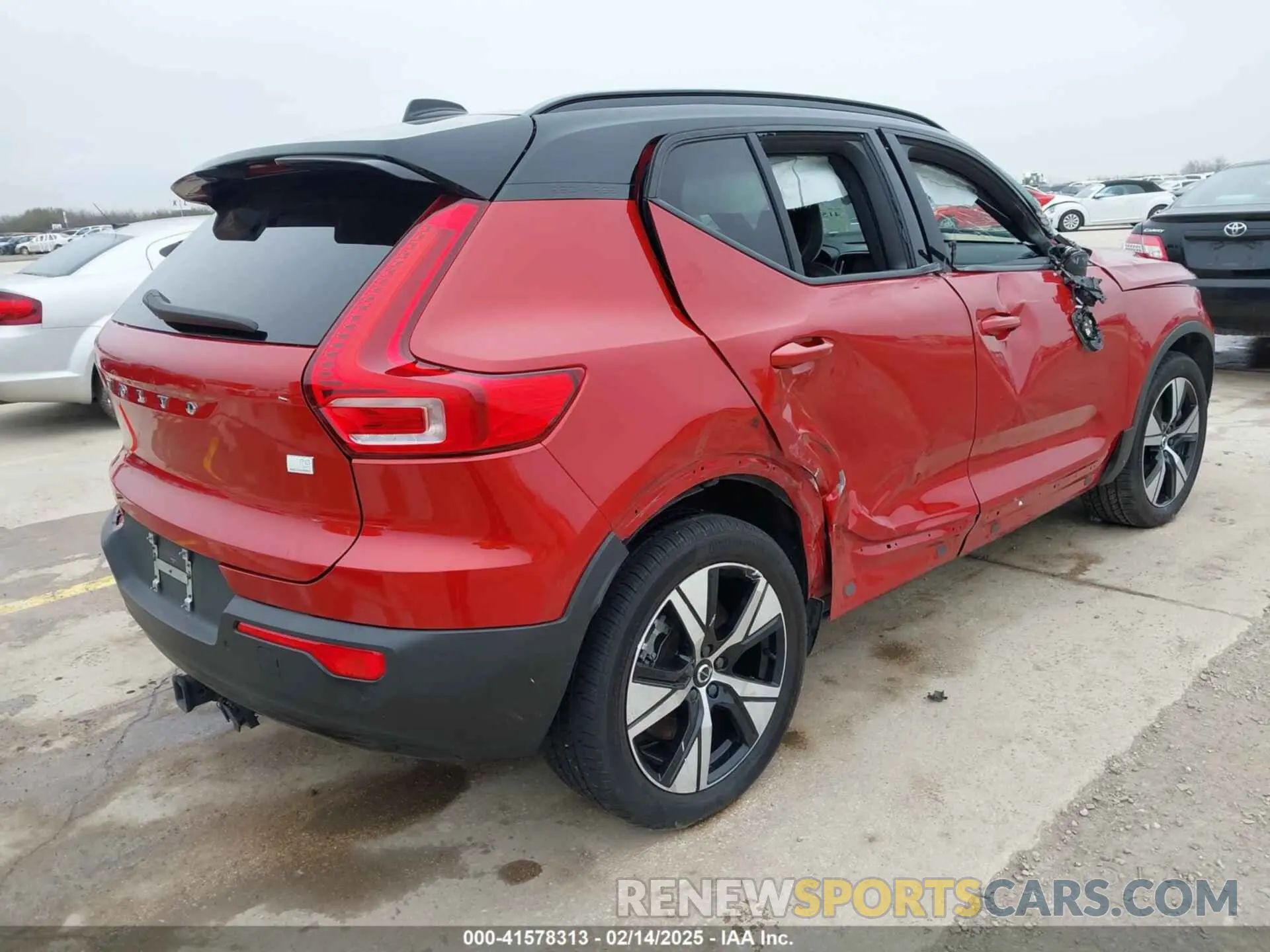 4 Photograph of a damaged car YV4ED3UR7M2564563 VOLVO XC40 RECHARGE PURE ELECTRIC 2021