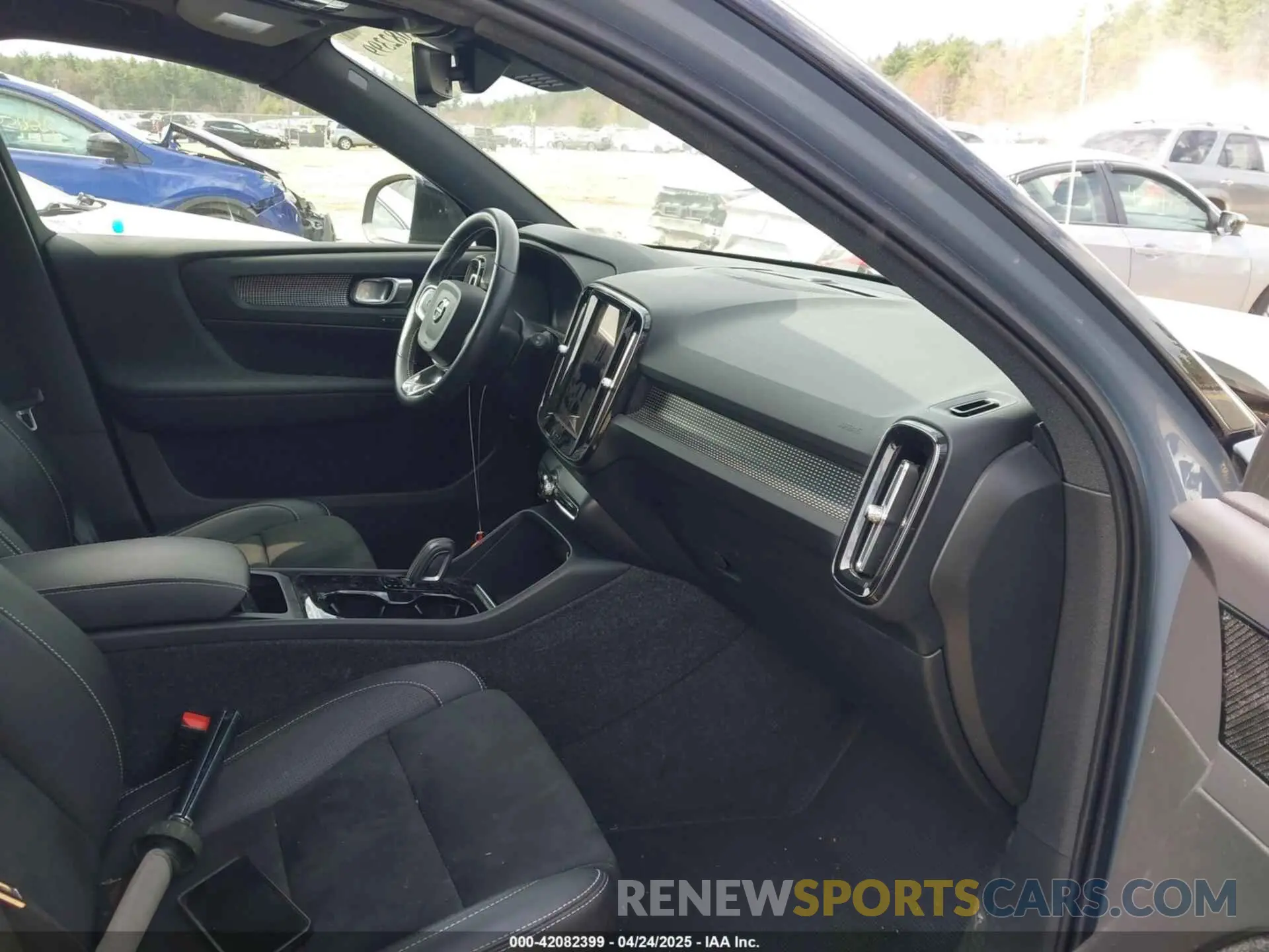 5 Photograph of a damaged car YV4ED3UR9M2600401 VOLVO XC40 RECHARGE PURE ELECTRIC 2021