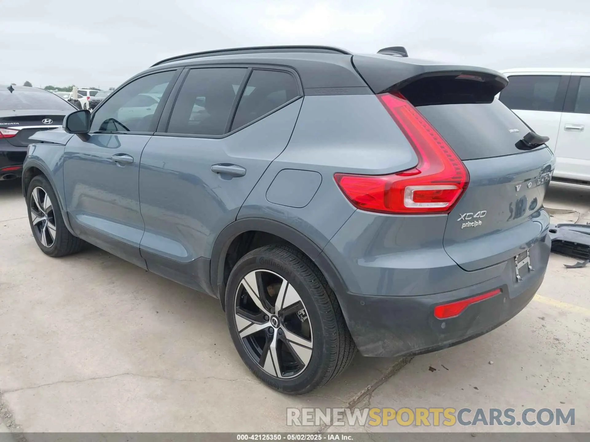 3 Photograph of a damaged car YV4ED3UR9N2692112 VOLVO XC40 RECHARGE PURE ELECTRIC 2022