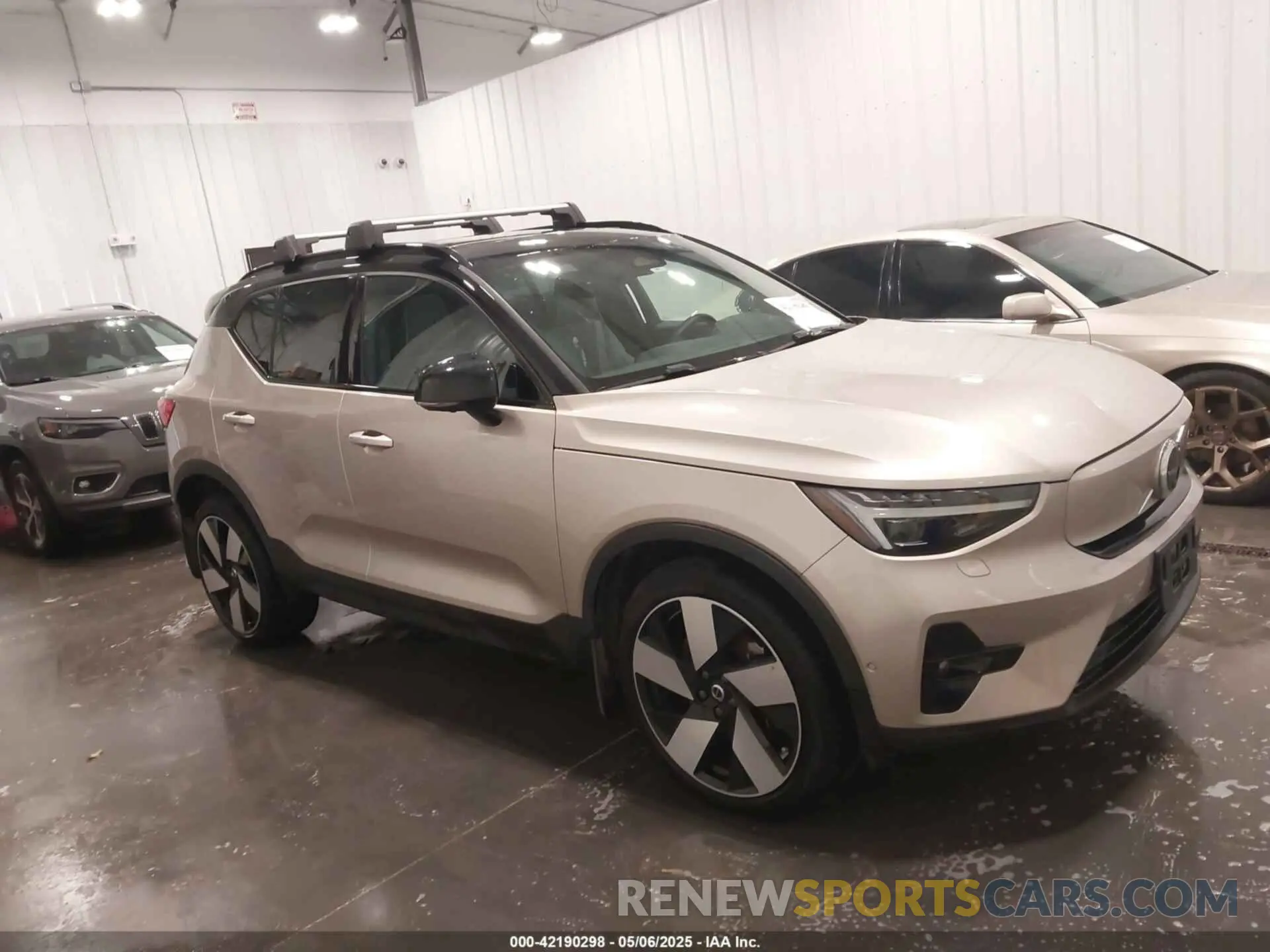 1 Photograph of a damaged car YV4ED3UM1P2023016 VOLVO XC40 RECHARGE PURE ELECTRIC 2023
