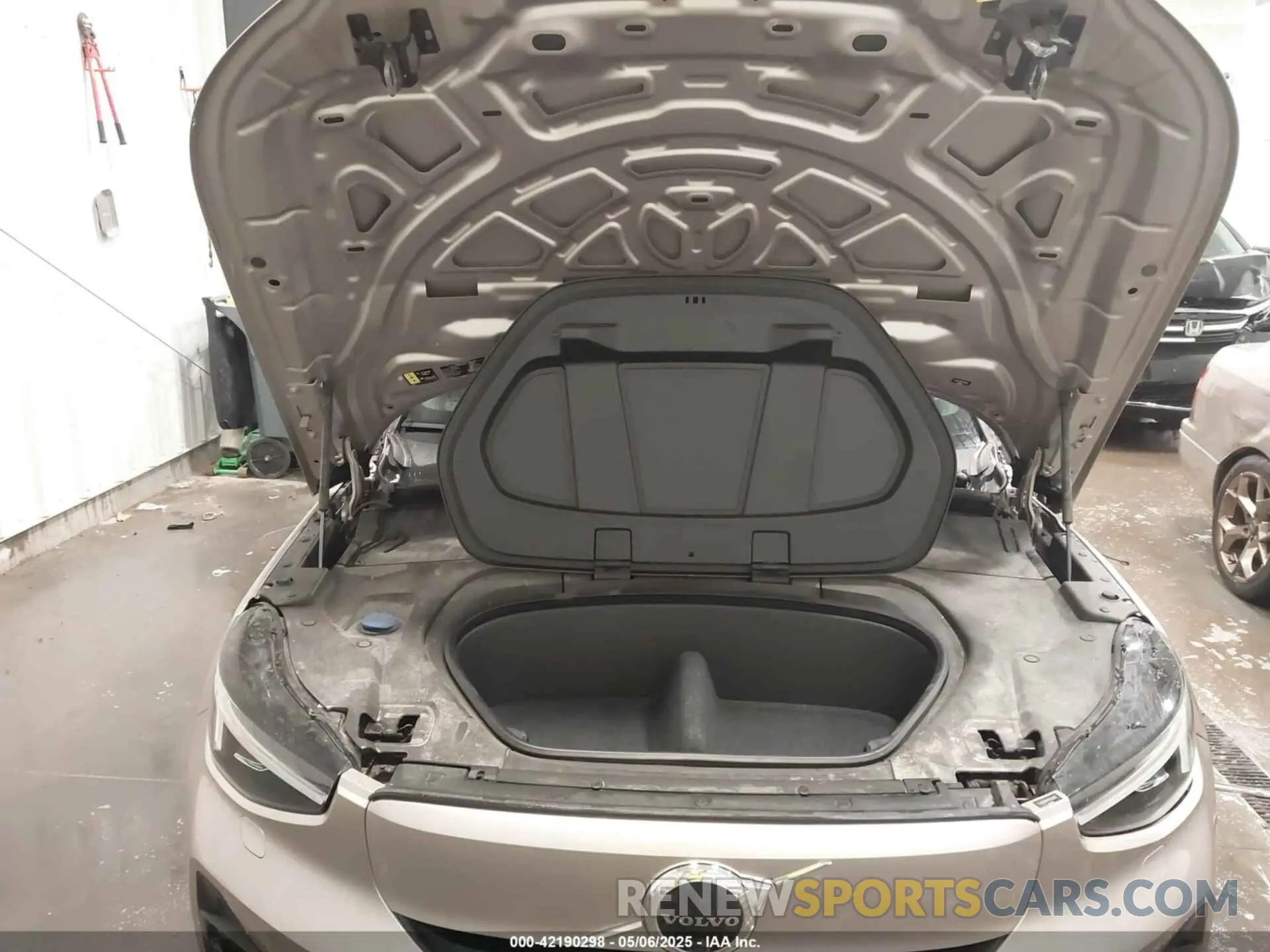 10 Photograph of a damaged car YV4ED3UM1P2023016 VOLVO XC40 RECHARGE PURE ELECTRIC 2023
