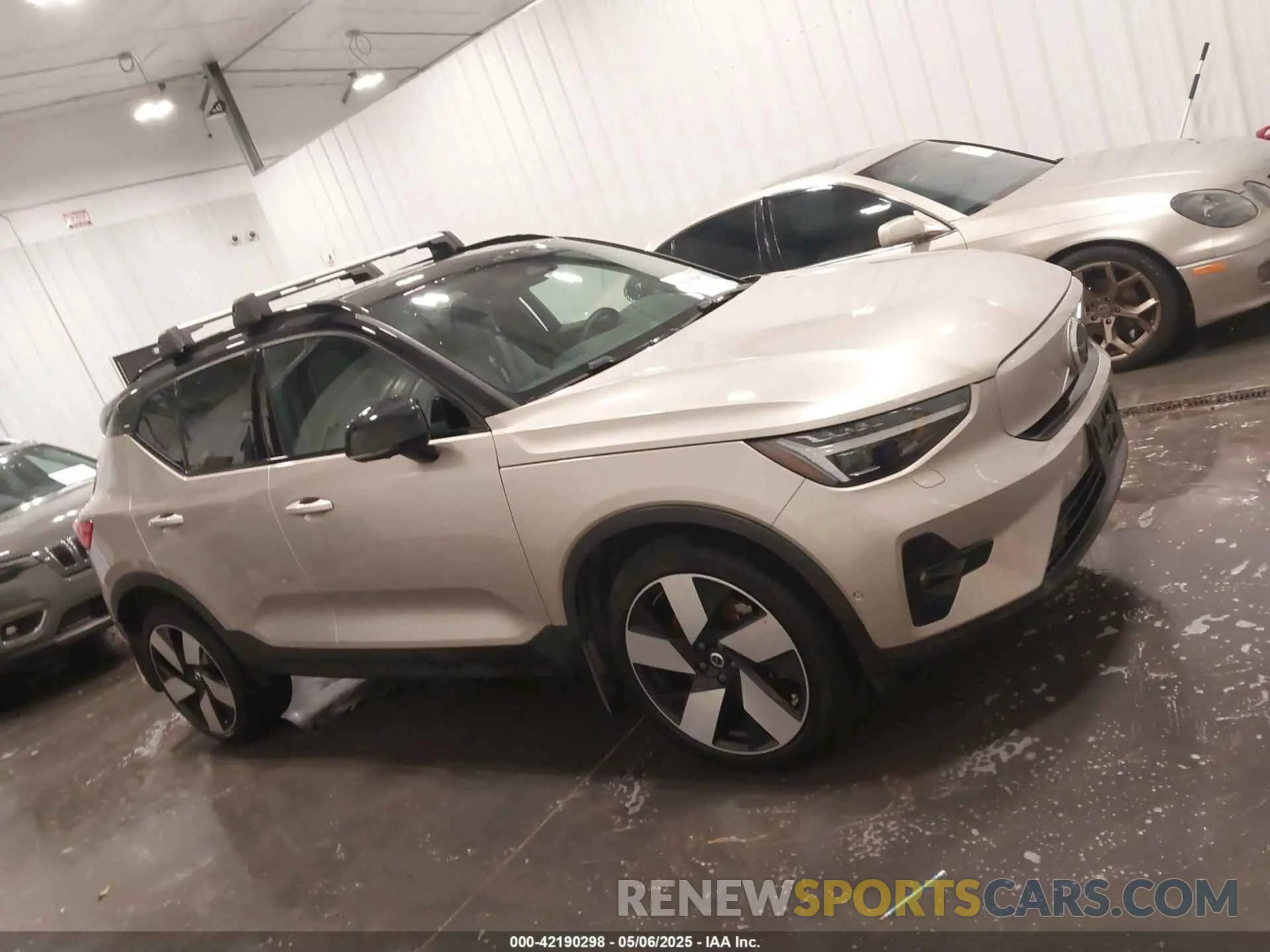 14 Photograph of a damaged car YV4ED3UM1P2023016 VOLVO XC40 RECHARGE PURE ELECTRIC 2023