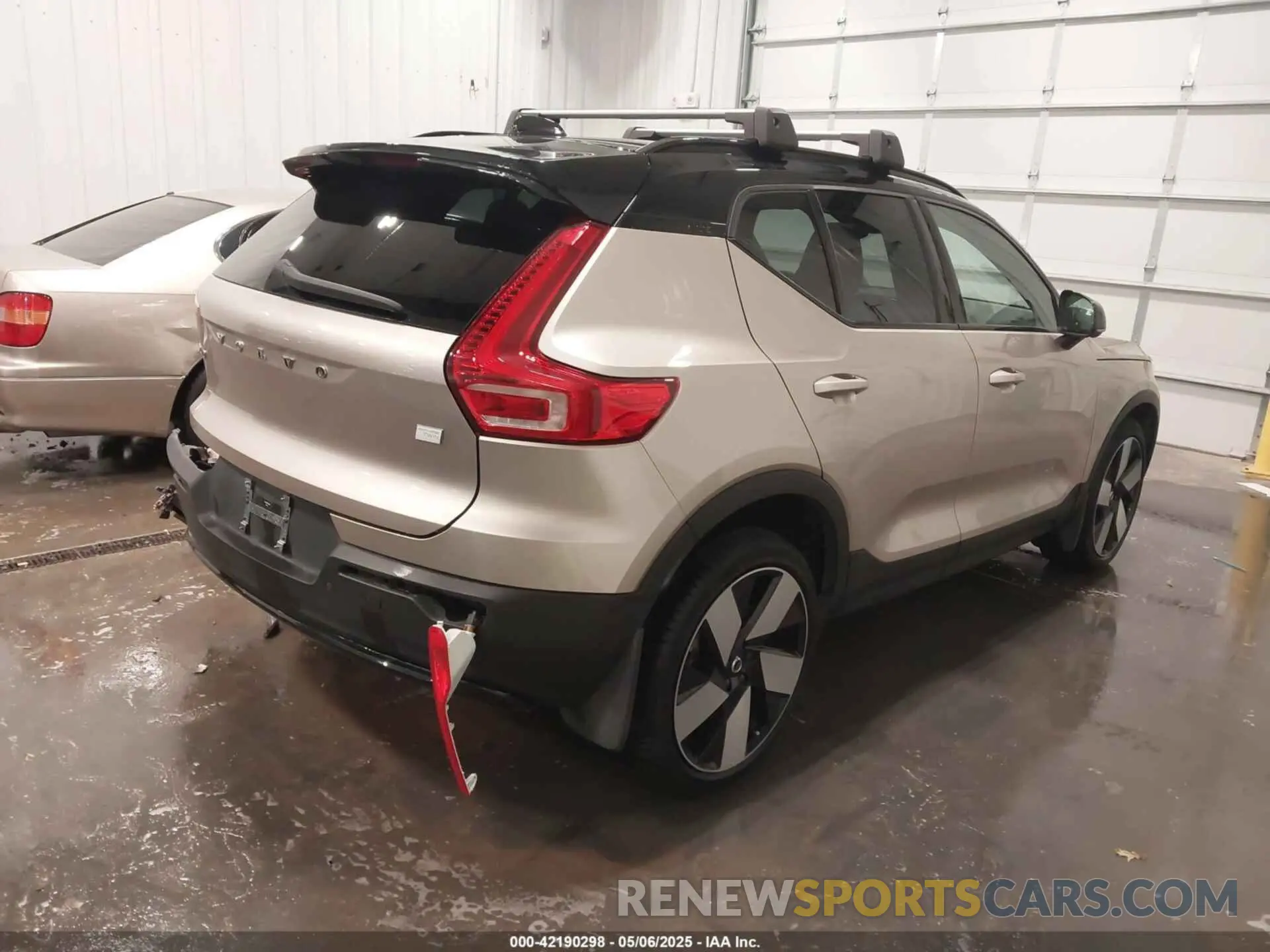 4 Photograph of a damaged car YV4ED3UM1P2023016 VOLVO XC40 RECHARGE PURE ELECTRIC 2023
