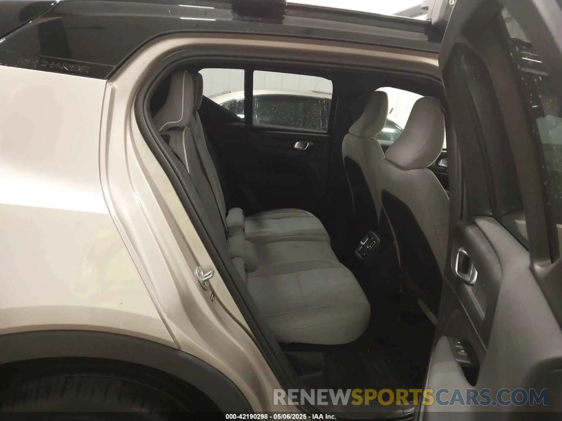 8 Photograph of a damaged car YV4ED3UM1P2023016 VOLVO XC40 RECHARGE PURE ELECTRIC 2023