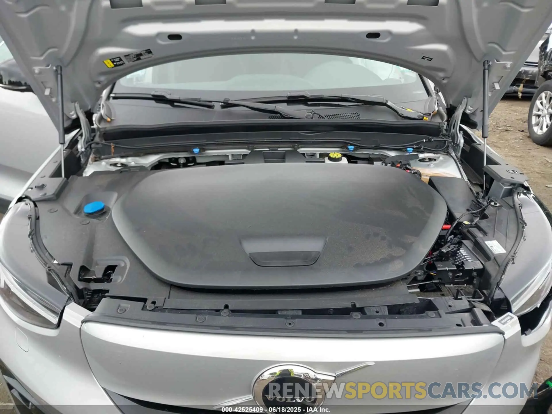 10 Photograph of a damaged car YV4ED3UM1P2058851 VOLVO XC40 RECHARGE PURE ELECTRIC 2023