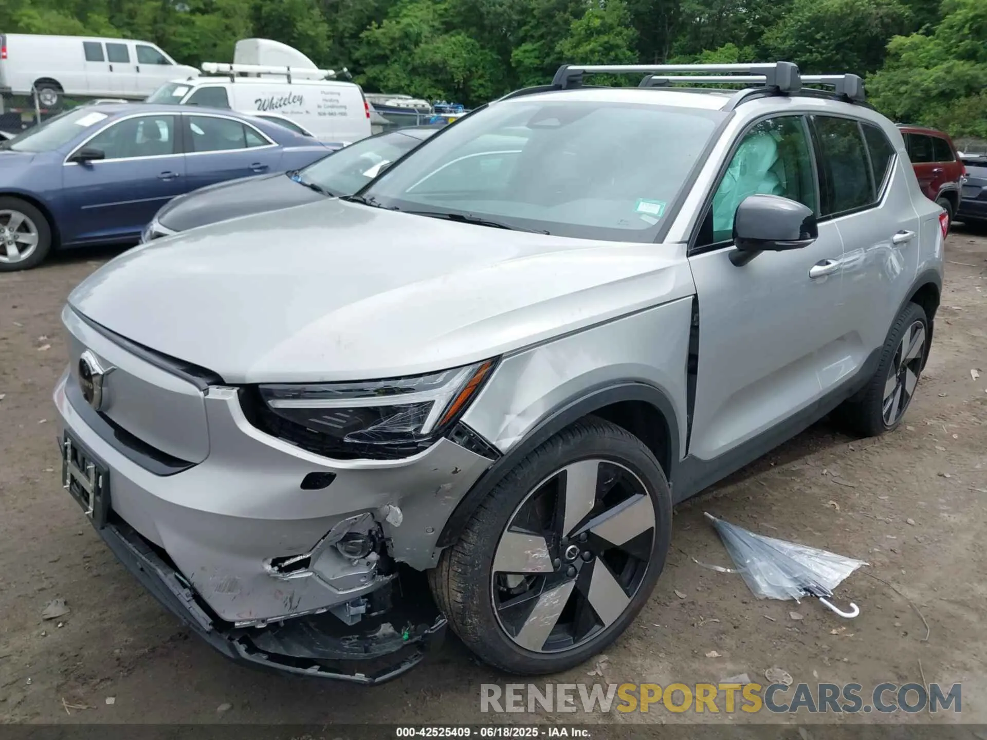2 Photograph of a damaged car YV4ED3UM1P2058851 VOLVO XC40 RECHARGE PURE ELECTRIC 2023