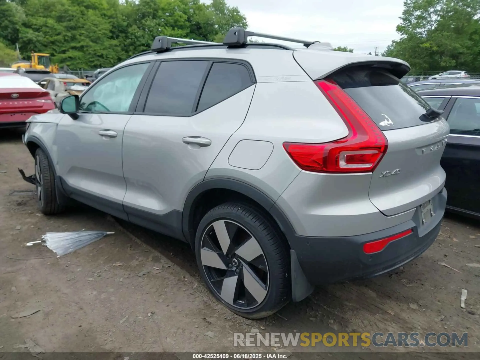 3 Photograph of a damaged car YV4ED3UM1P2058851 VOLVO XC40 RECHARGE PURE ELECTRIC 2023