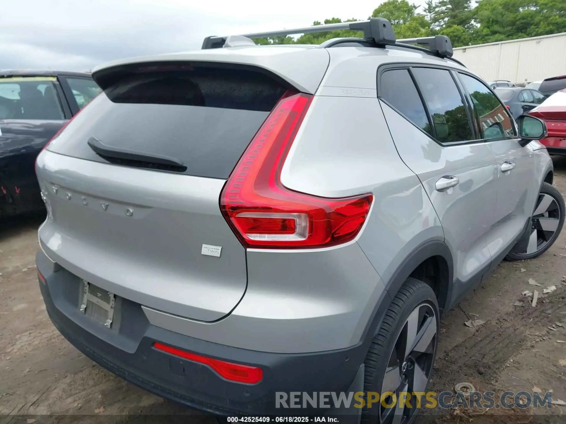 4 Photograph of a damaged car YV4ED3UM1P2058851 VOLVO XC40 RECHARGE PURE ELECTRIC 2023