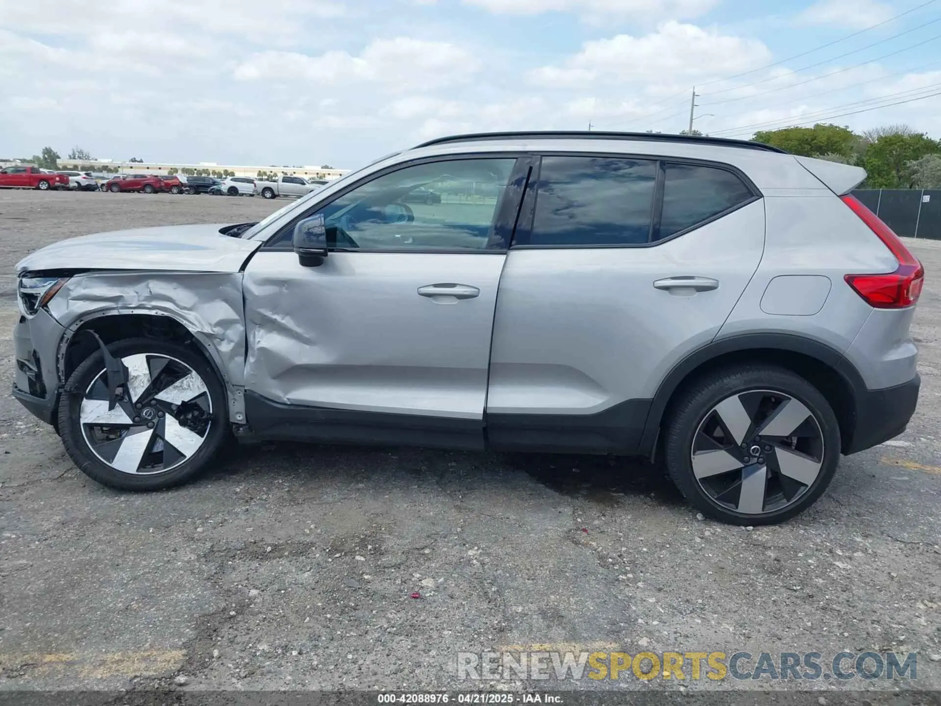 14 Photograph of a damaged car YV4ED3UM5P2029904 VOLVO XC40 RECHARGE PURE ELECTRIC 2023