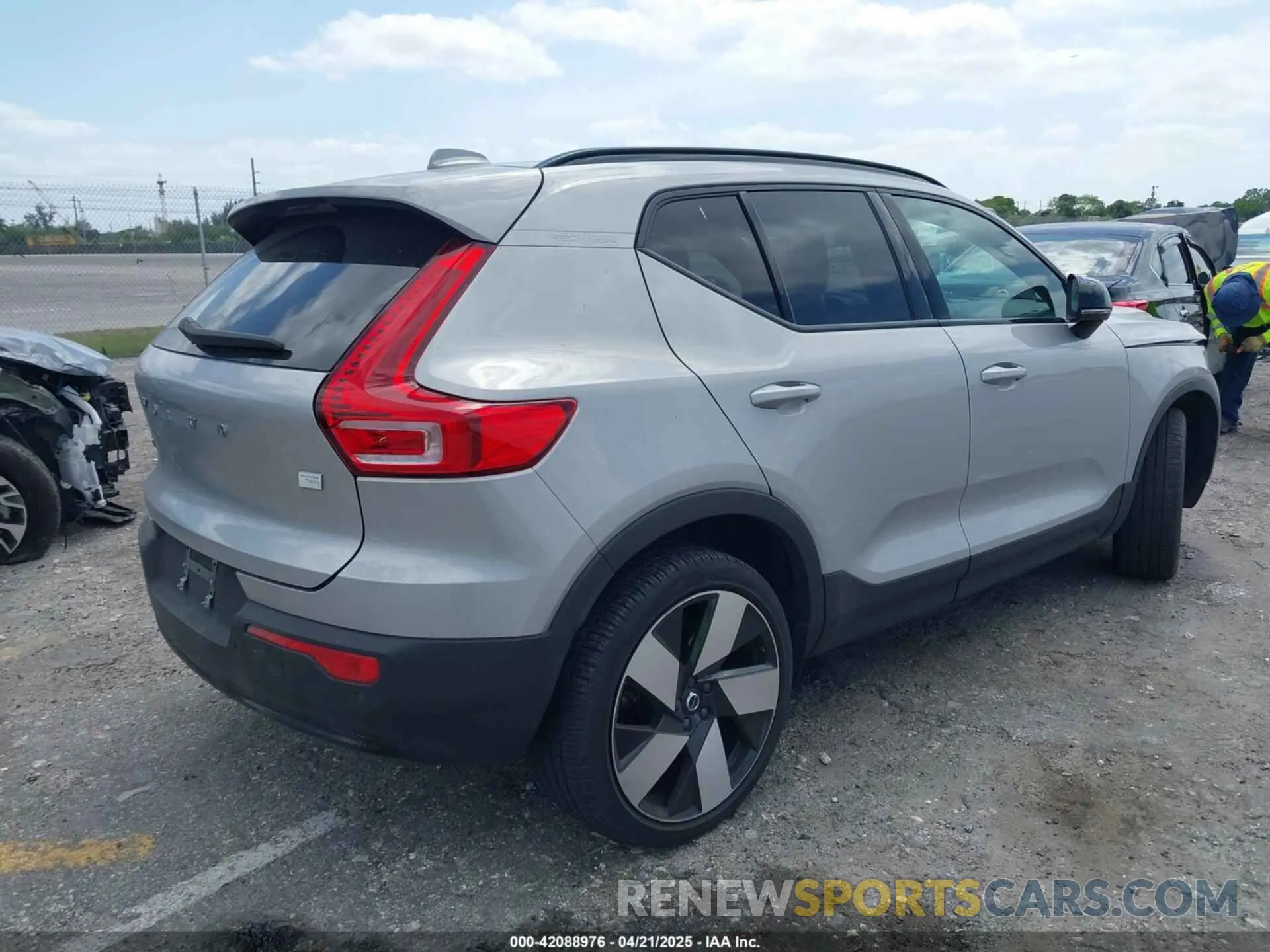 4 Photograph of a damaged car YV4ED3UM5P2029904 VOLVO XC40 RECHARGE PURE ELECTRIC 2023