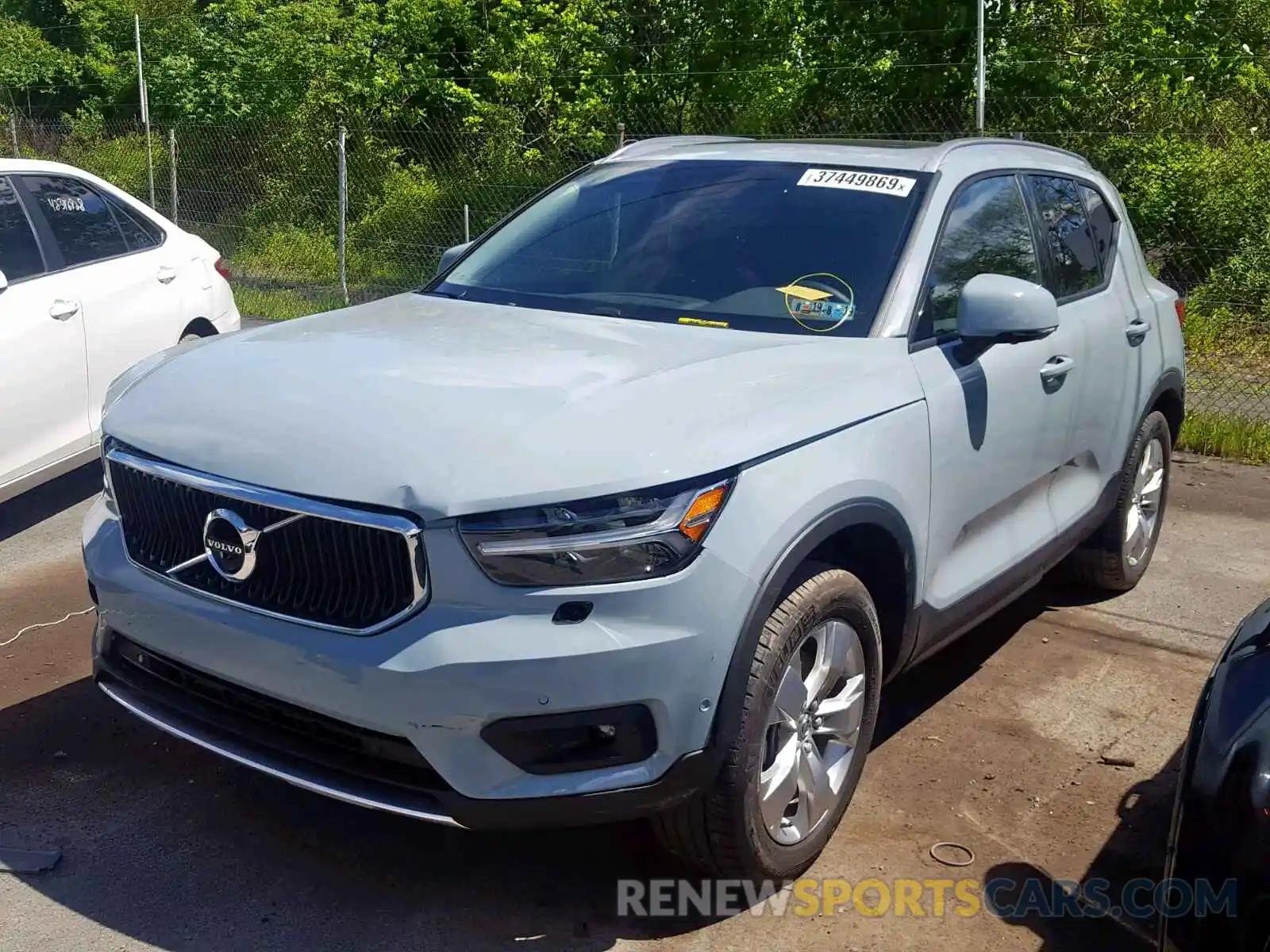 2 Photograph of a damaged car YV4162UK5K2062864 VOLVO XC40 T5 2019