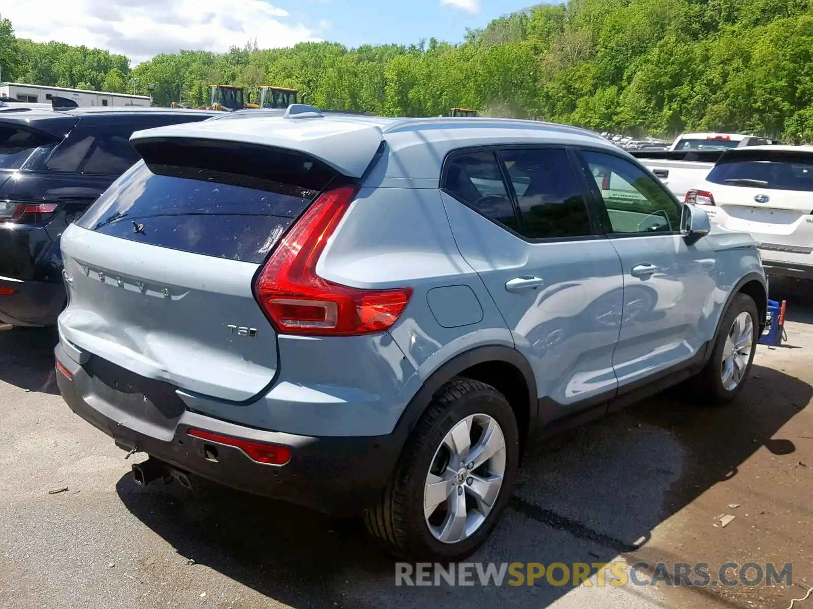 4 Photograph of a damaged car YV4162UK5K2062864 VOLVO XC40 T5 2019