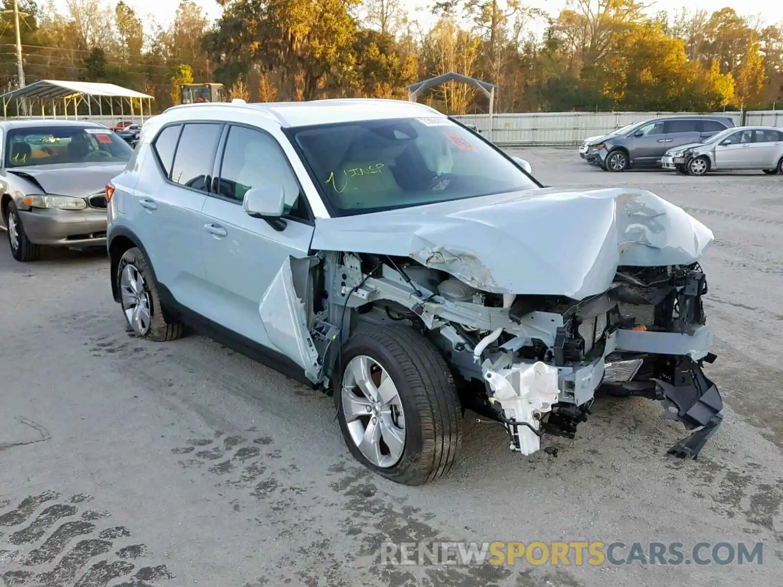 1 Photograph of a damaged car YV4162UK6K2048701 VOLVO XC40 T5 2019