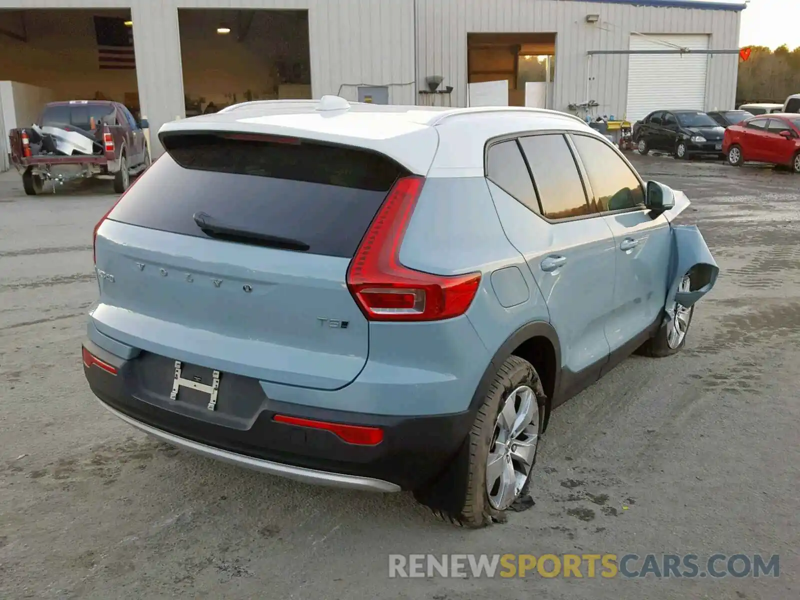 4 Photograph of a damaged car YV4162UK6K2048701 VOLVO XC40 T5 2019