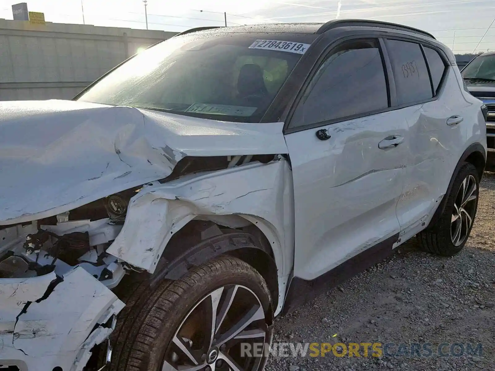 9 Photograph of a damaged car YV4162XZ0K2007425 VOLVO XC40 T5 2019