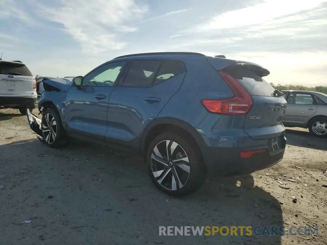 2 Photograph of a damaged car YV4L12UX7P2092619 VOLVO XC40 ULTIM 2023