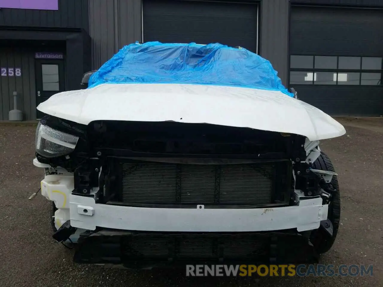 5 Photograph of a damaged car YV4L12UX8P2952575 VOLVO XC40 ULTIM 2023