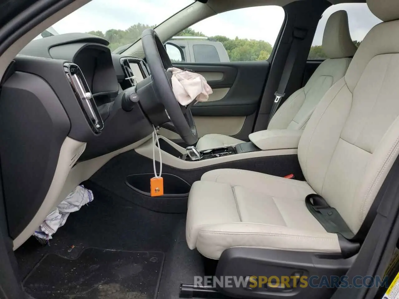7 Photograph of a damaged car YV4L12UF0R2313942 VOLVO XC40 ULTIM 2024