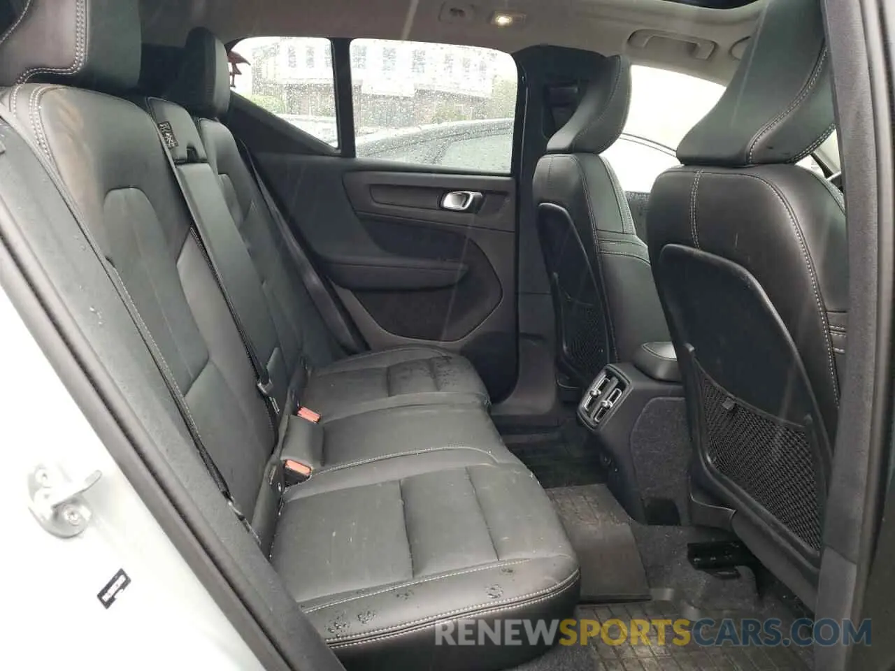 11 Photograph of a damaged car YV4L12UF0R2364650 VOLVO XC40 ULTIM 2024