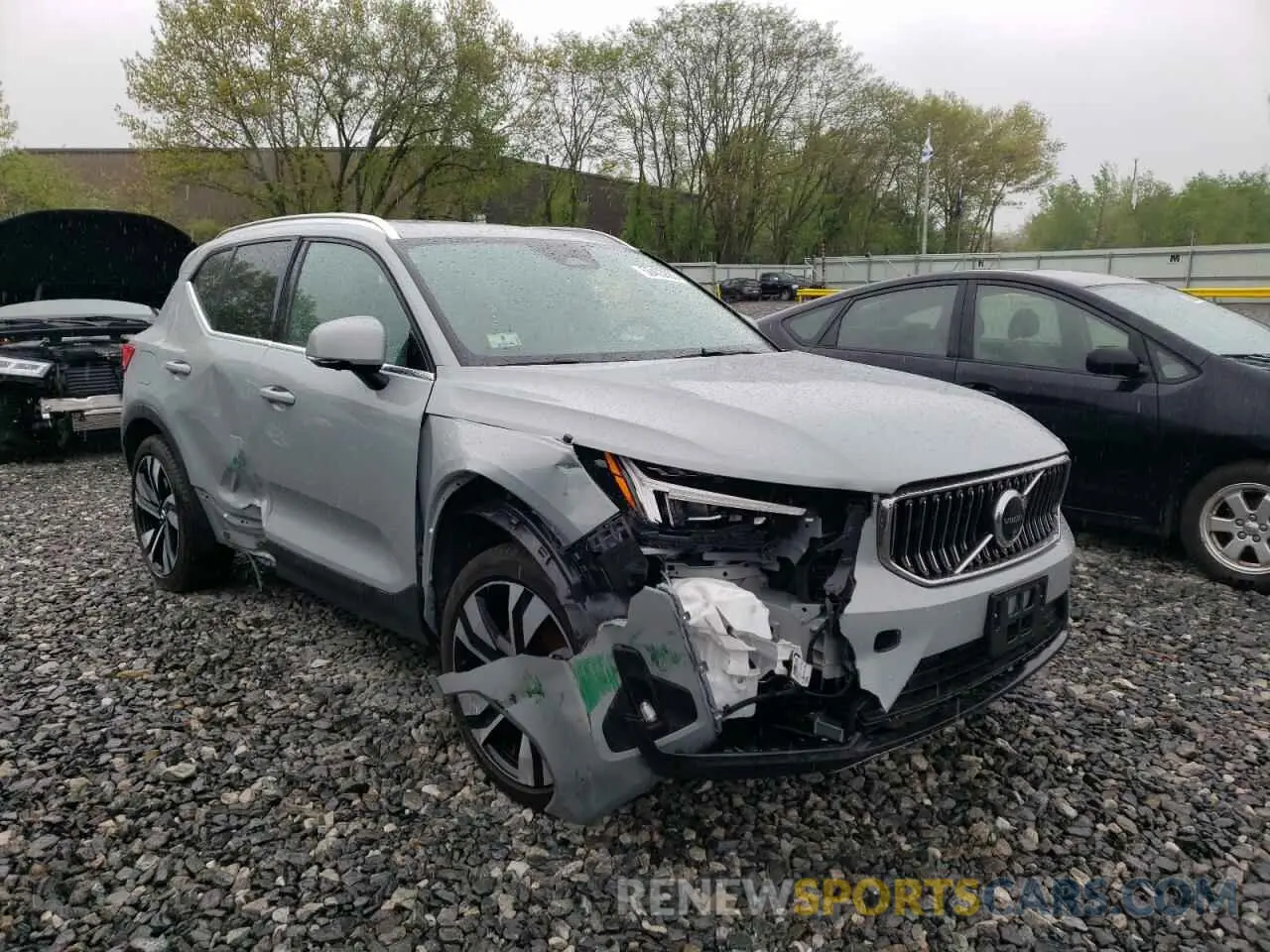 4 Photograph of a damaged car YV4L12UF0R2364650 VOLVO XC40 ULTIM 2024