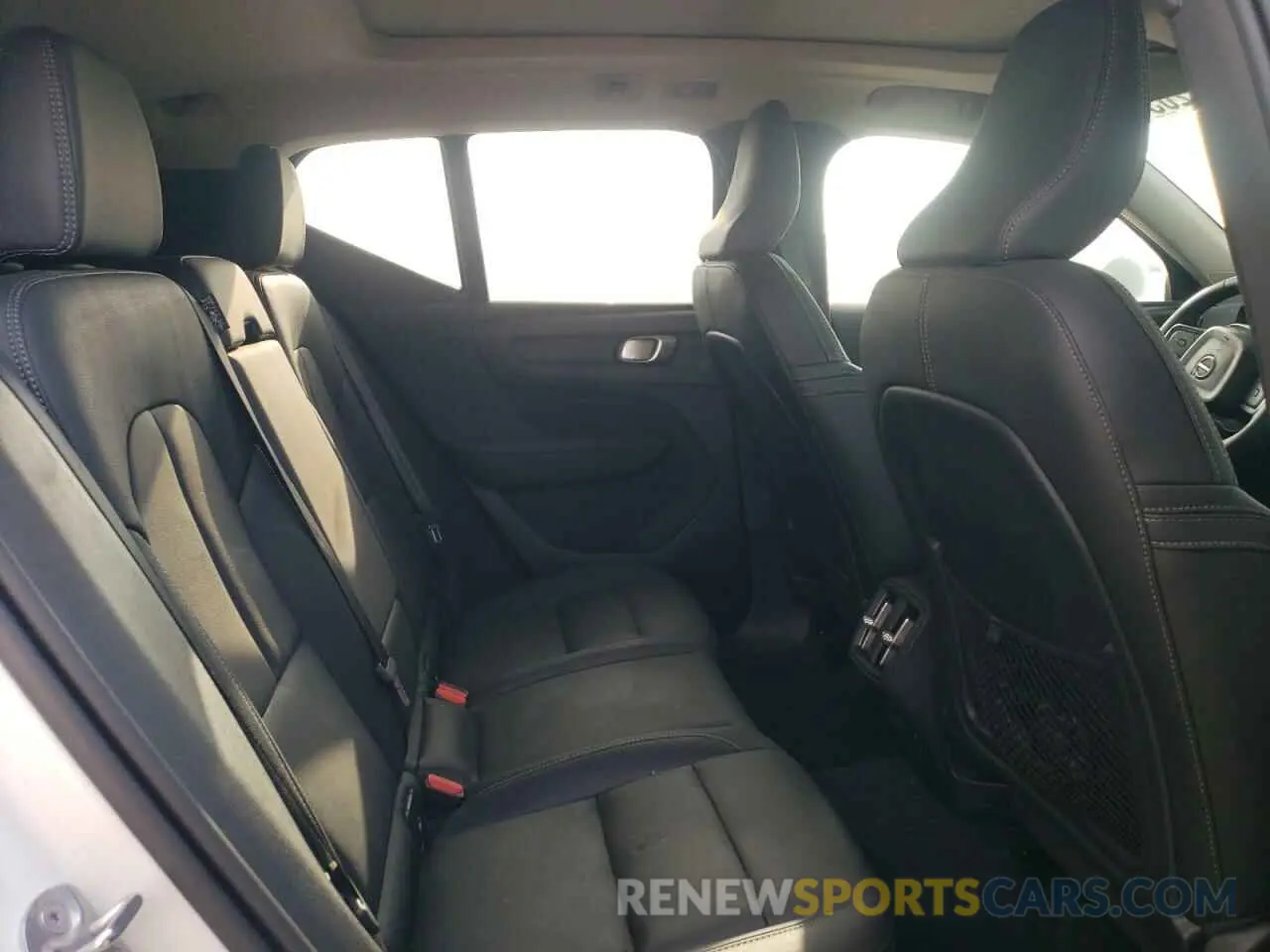 11 Photograph of a damaged car YV4L12UF9R2331405 VOLVO XC40 ULTIM 2024
