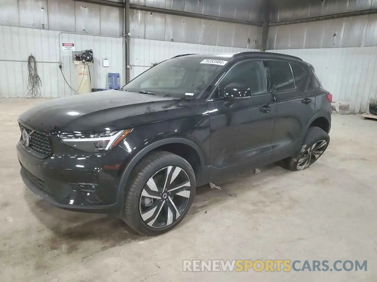 1 Photograph of a damaged car YV4L12UM3R2264427 VOLVO XC40 ULTIM 2024