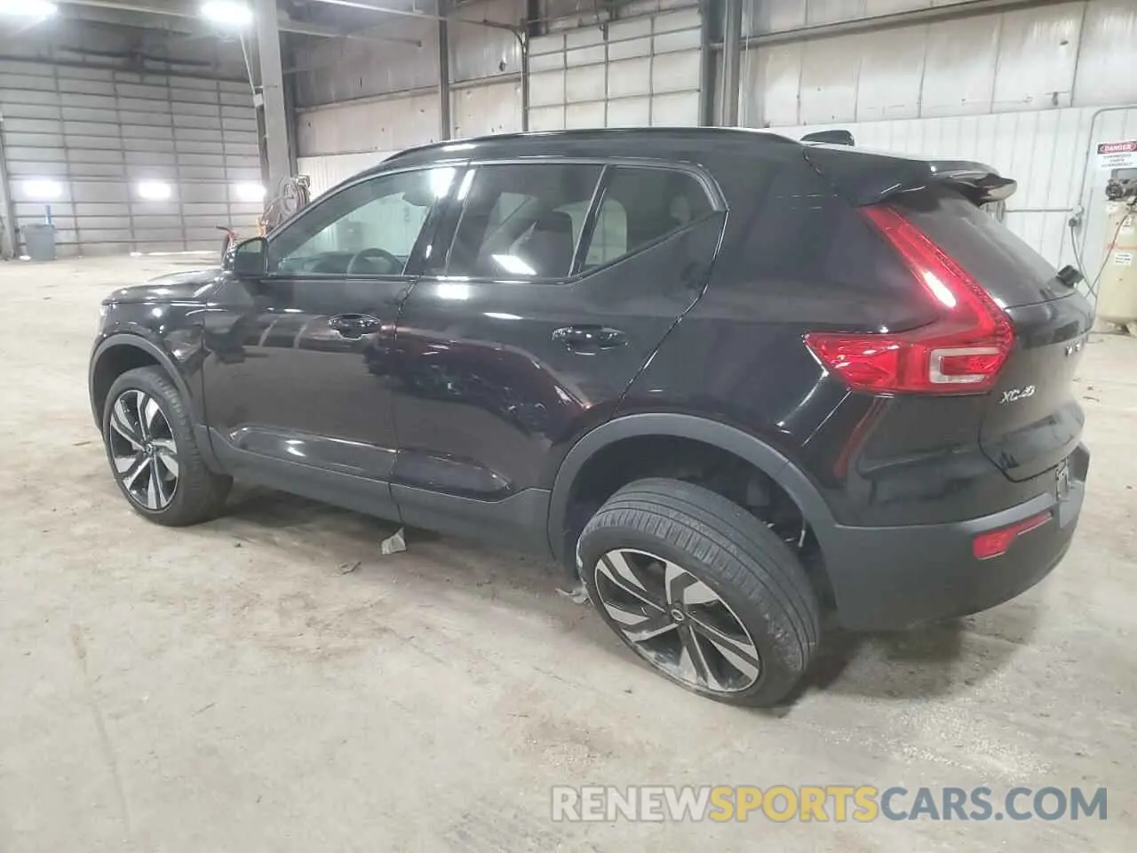 2 Photograph of a damaged car YV4L12UM3R2264427 VOLVO XC40 ULTIM 2024