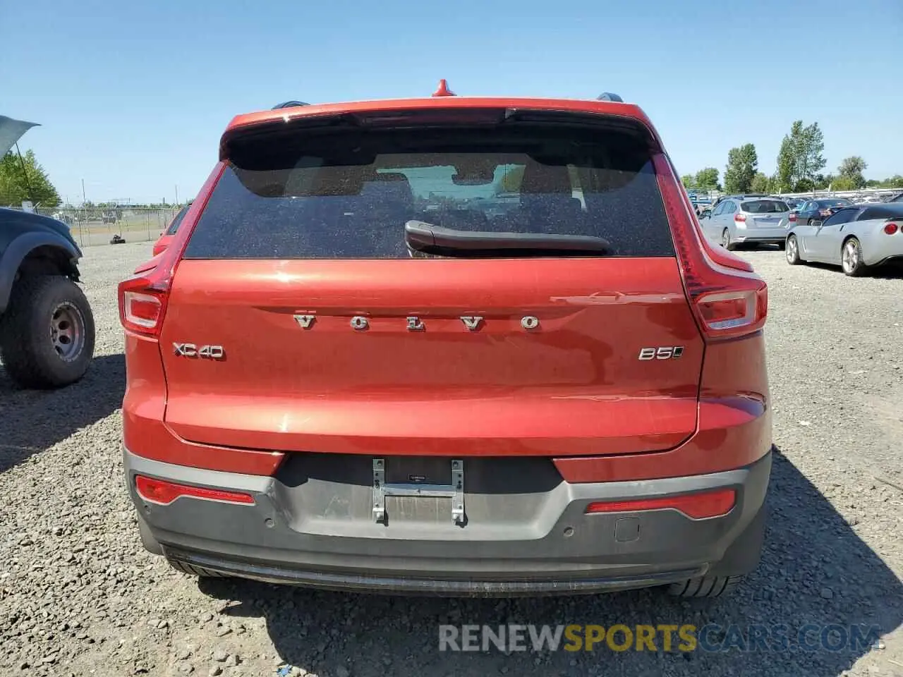 6 Photograph of a damaged car YV4L12UM6R2324099 VOLVO XC40 ULTIM 2024