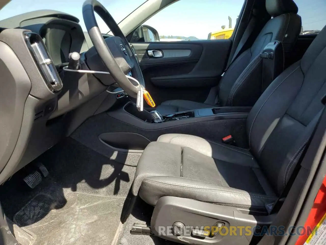 7 Photograph of a damaged car YV4L12UM6R2324099 VOLVO XC40 ULTIM 2024
