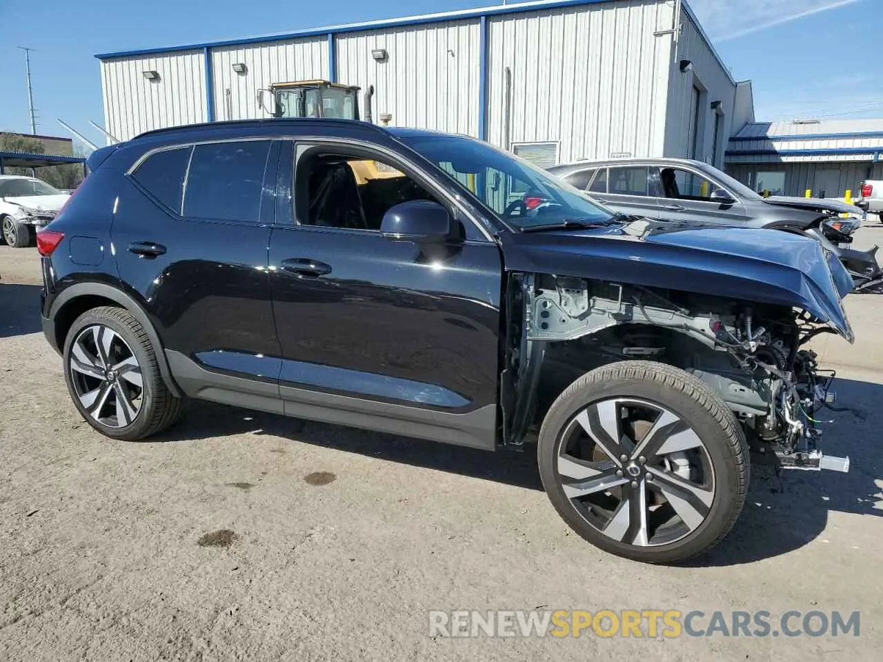 4 Photograph of a damaged car YV4L12UM8R2308079 VOLVO XC40 ULTIM 2024