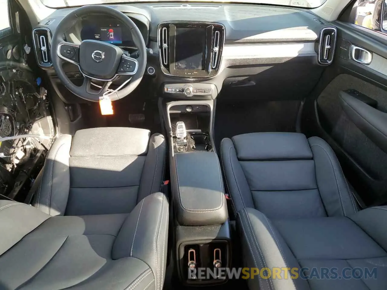 8 Photograph of a damaged car YV4L12UM8R2308079 VOLVO XC40 ULTIM 2024