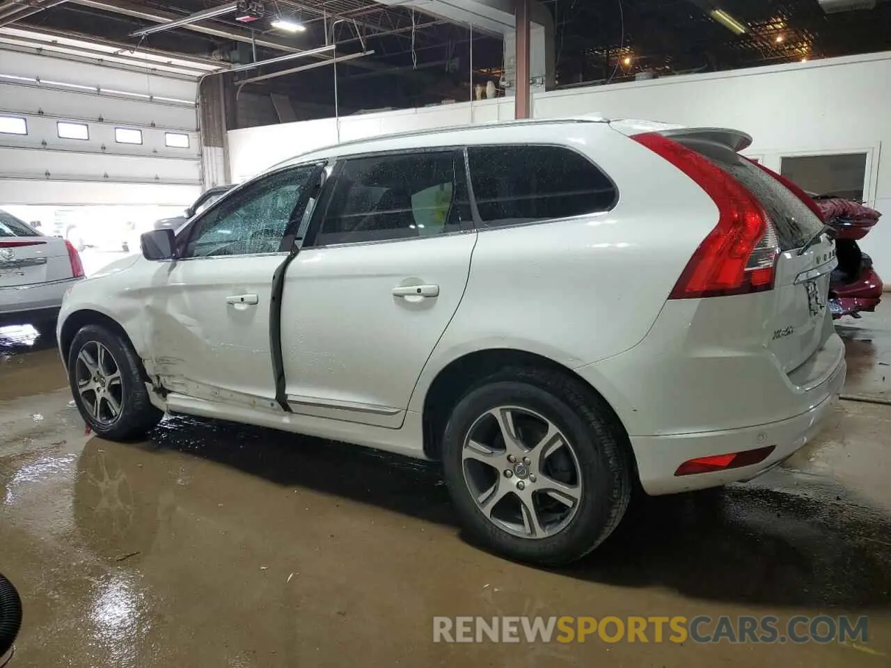 2 Photograph of a damaged car YV4902RK5F2740760 VOLVO XC60 2015