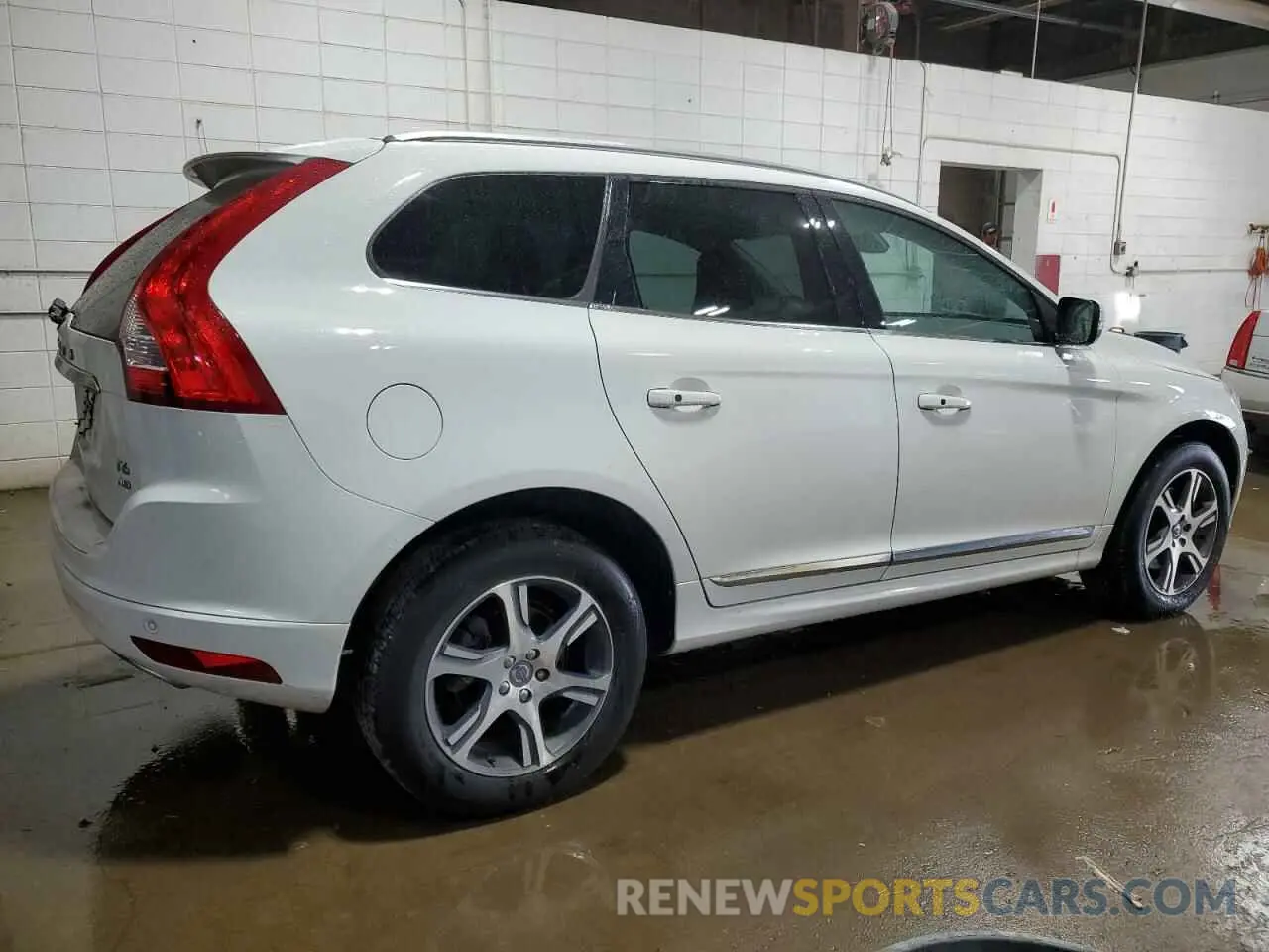 3 Photograph of a damaged car YV4902RK5F2740760 VOLVO XC60 2015