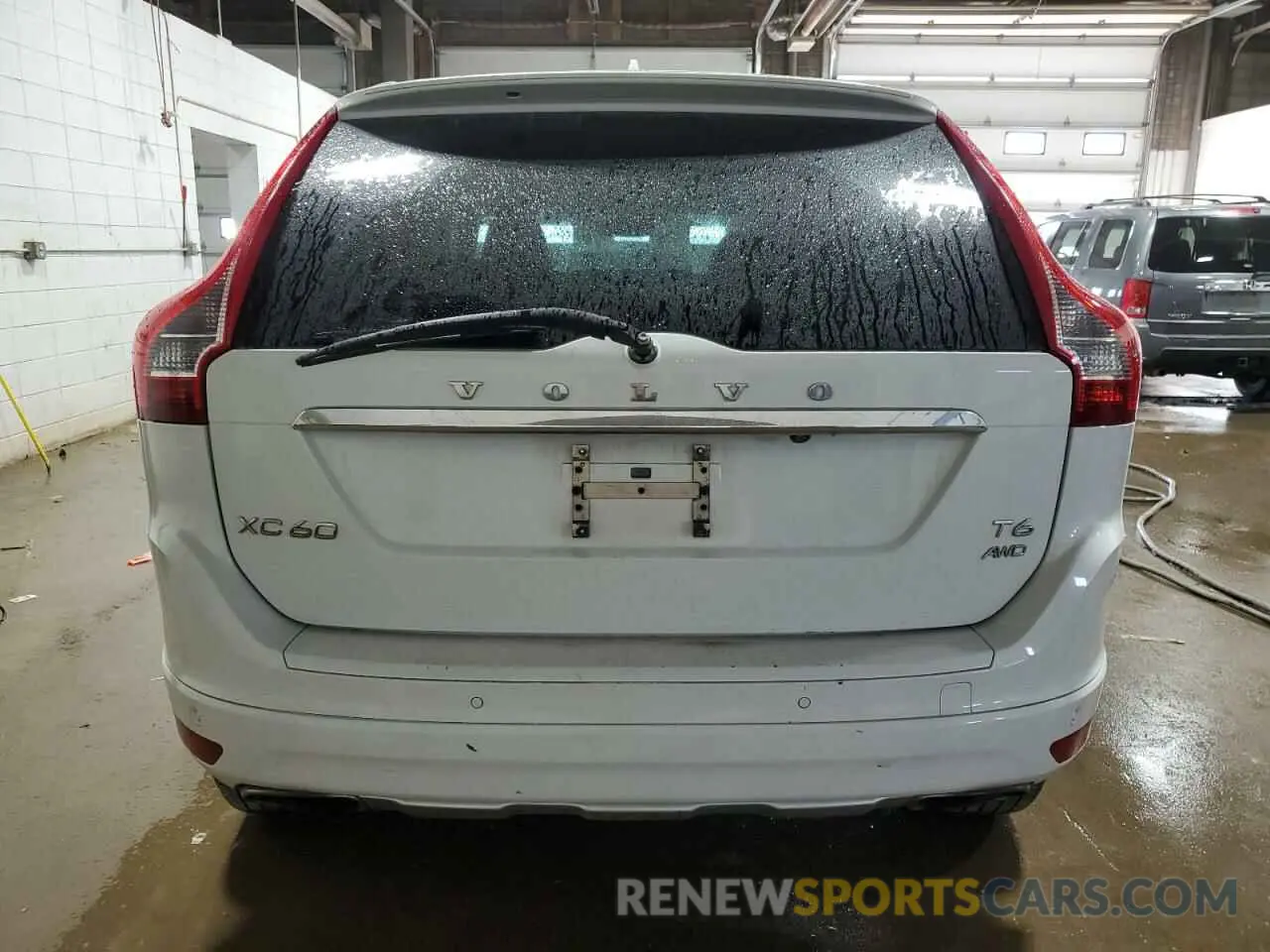 6 Photograph of a damaged car YV4902RK5F2740760 VOLVO XC60 2015