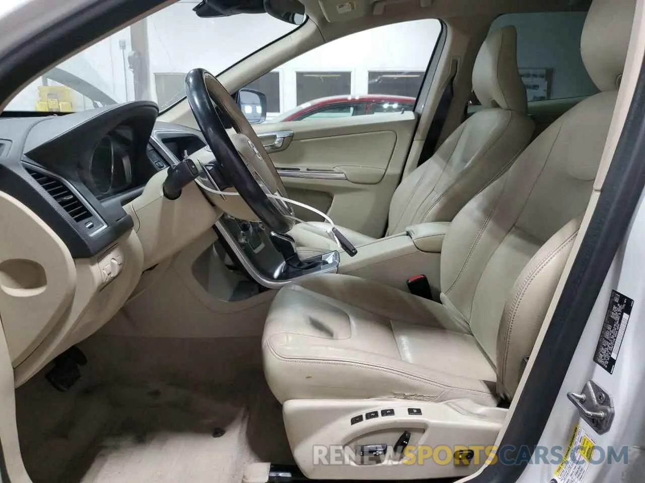 7 Photograph of a damaged car YV4902RK5F2740760 VOLVO XC60 2015