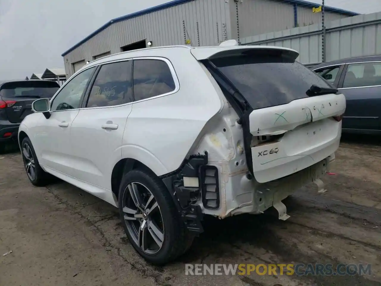 3 Photograph of a damaged car LYV102DK0KB178346 VOLVO XC60 2019