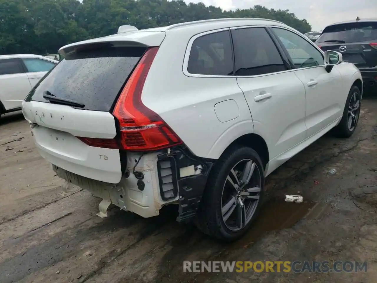 4 Photograph of a damaged car LYV102DK0KB178346 VOLVO XC60 2019