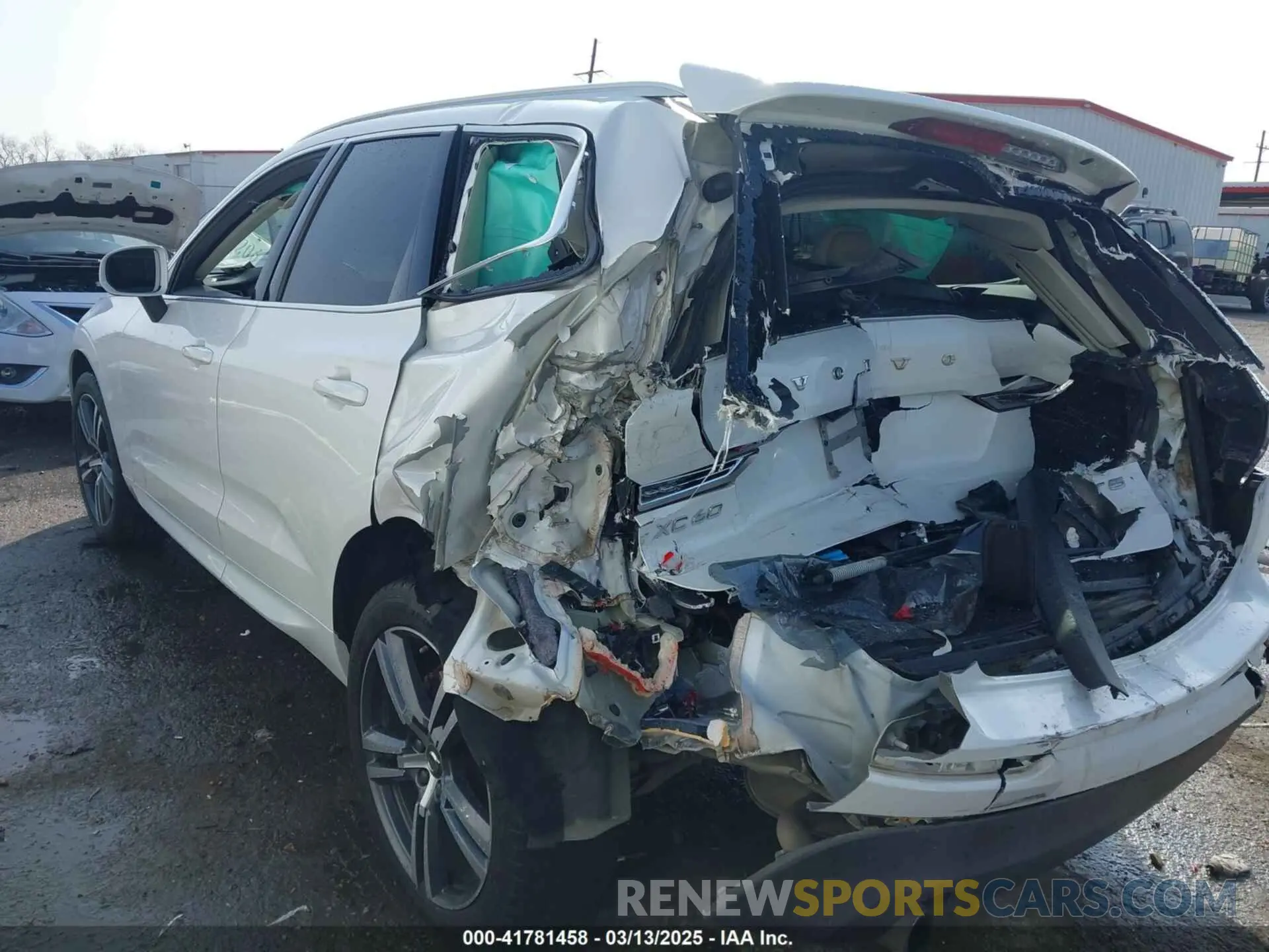 3 Photograph of a damaged car LYV102DK0KB219297 VOLVO XC60 2019