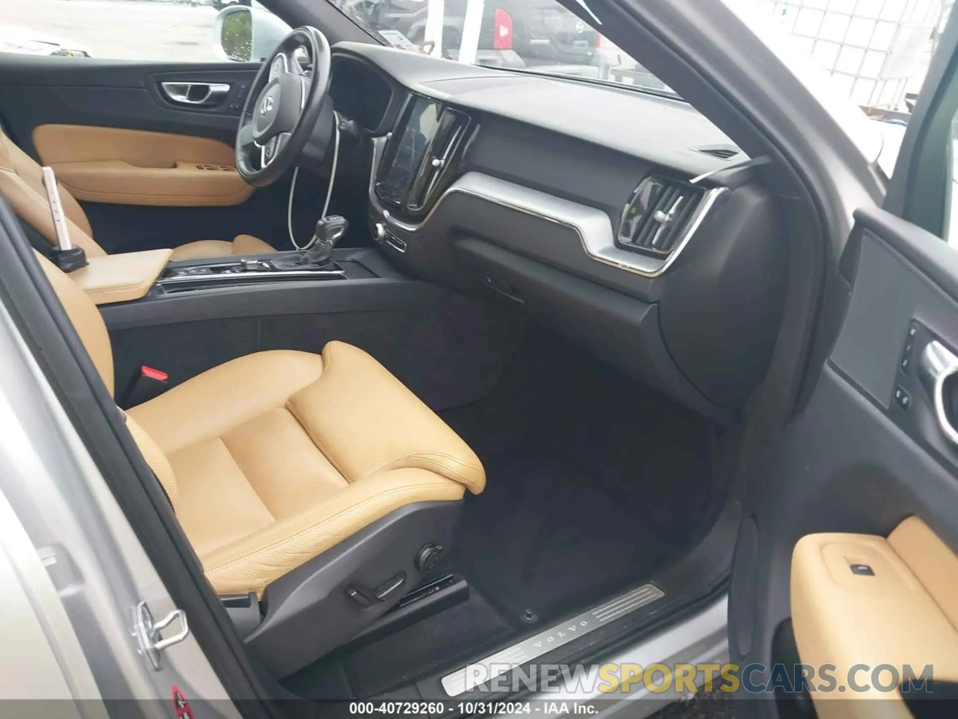 5 Photograph of a damaged car LYV102DK2KB1H7078 VOLVO XC60 2019