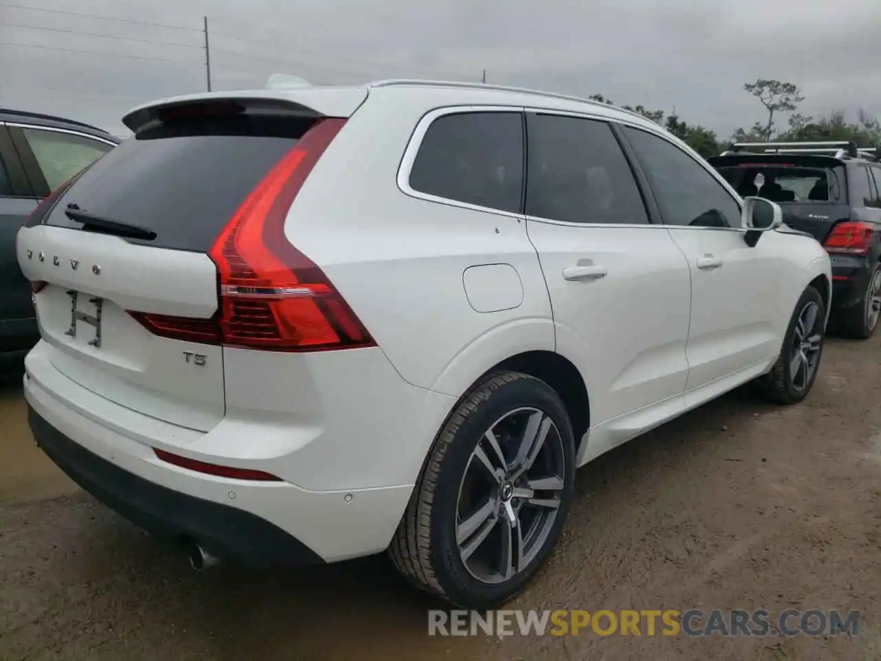 3 Photograph of a damaged car LYV102DK2KB220130 VOLVO XC60 2019